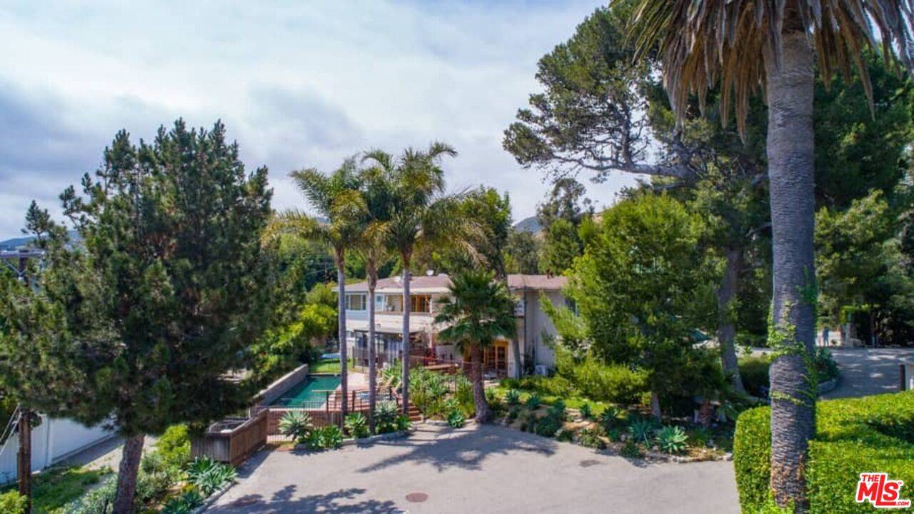 26926  PACIFIC COAST HWY 11BR Malibu La