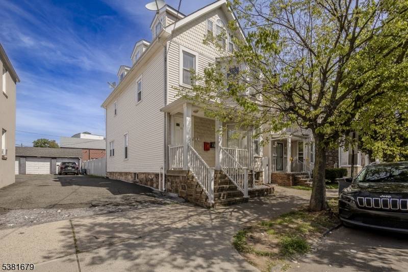 Turn Key investment with two long term tenants.