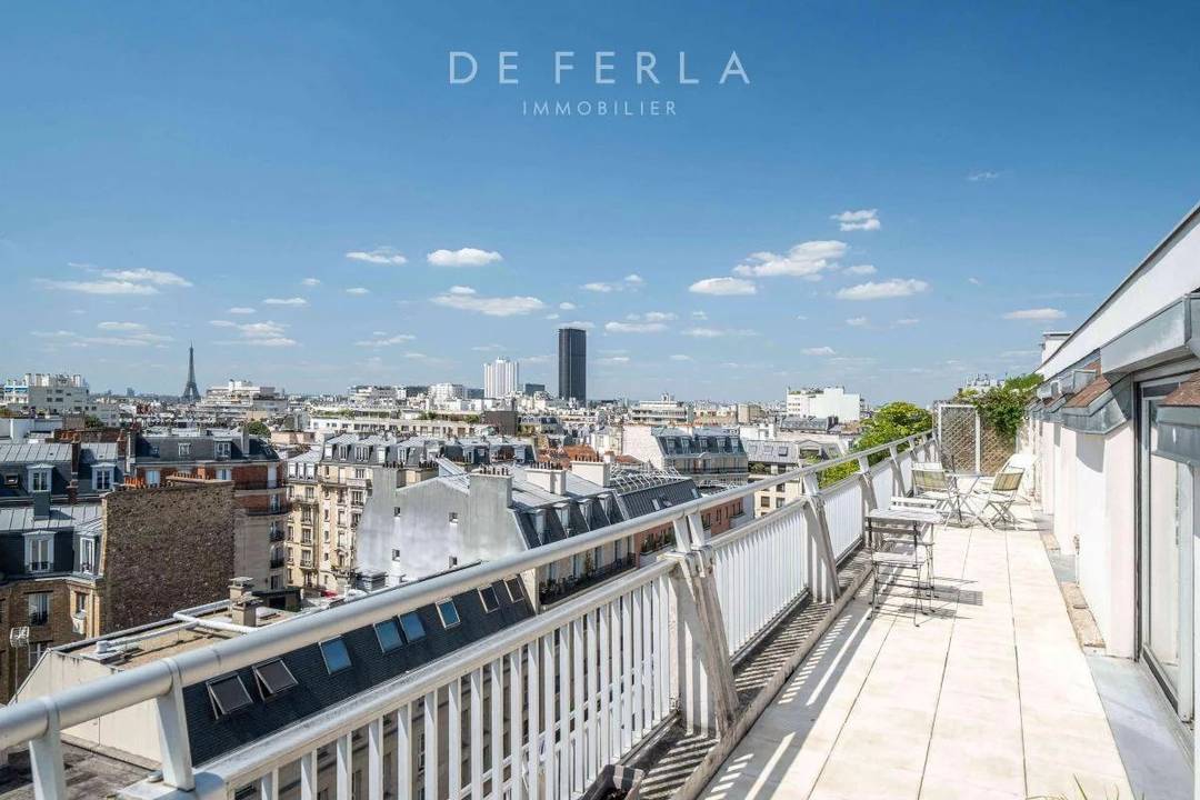 Family property 7 rooms 190 m² terrace & Eiffel Tower view