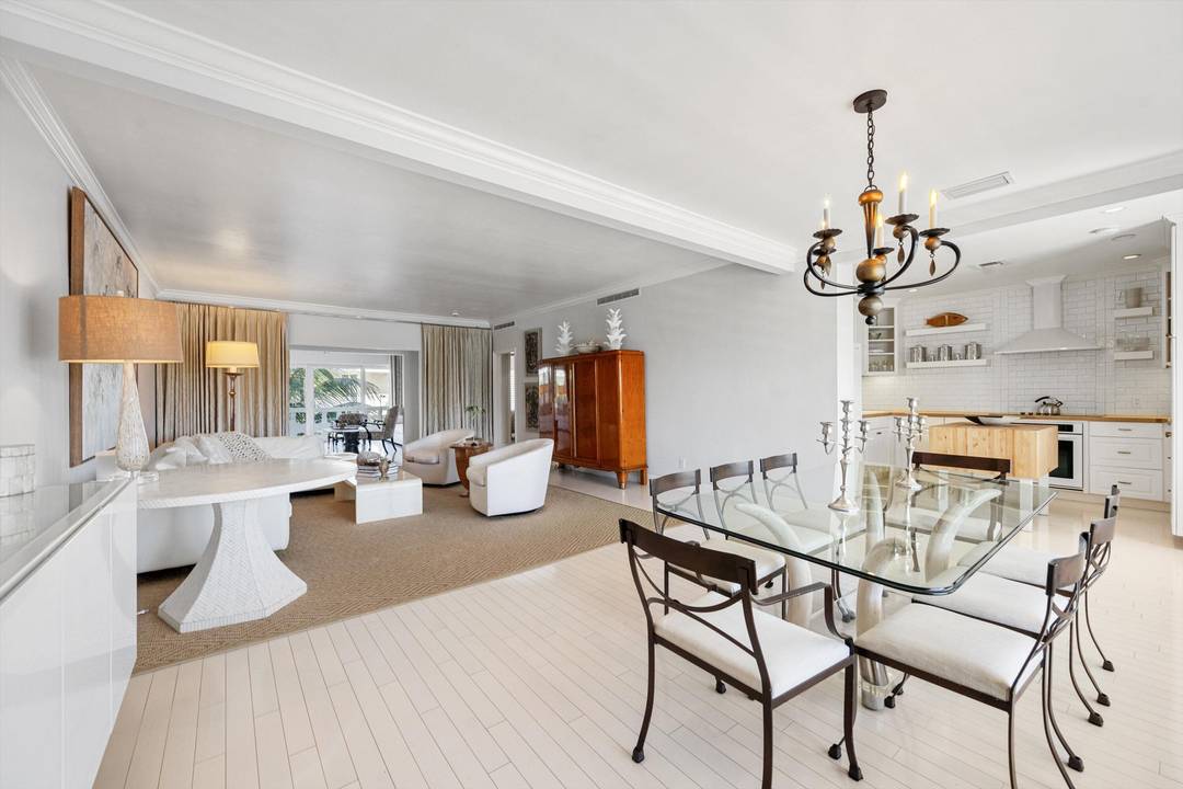 Discover this highly sought after 2 bedroom with a versatile floor plan, 2 bath residence in one of Palm Beach's premier boutique buildings.