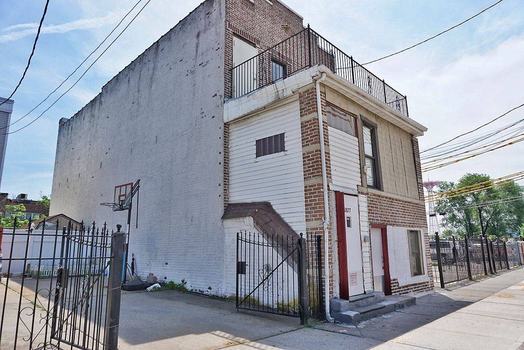 Coney Island Brick legal 8 fam Fully renovated 8 Units 2 one bedrooms 6 studios.