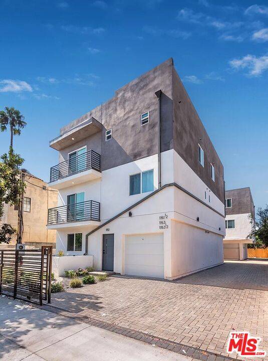 1153  S Ardmore Ave 16BR La