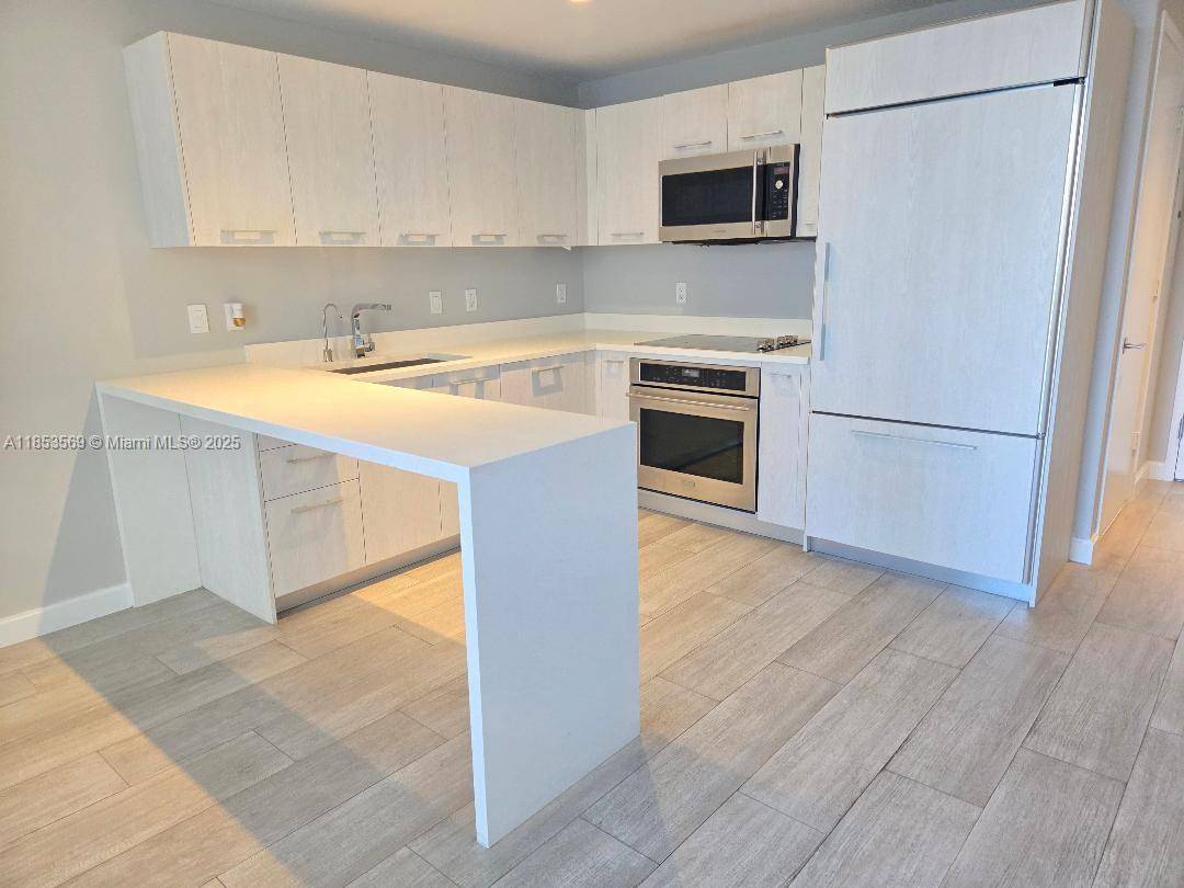 LOWEST PRICE FOR THIS FLOORPLAN IN EAST AND WEST BUILDING !