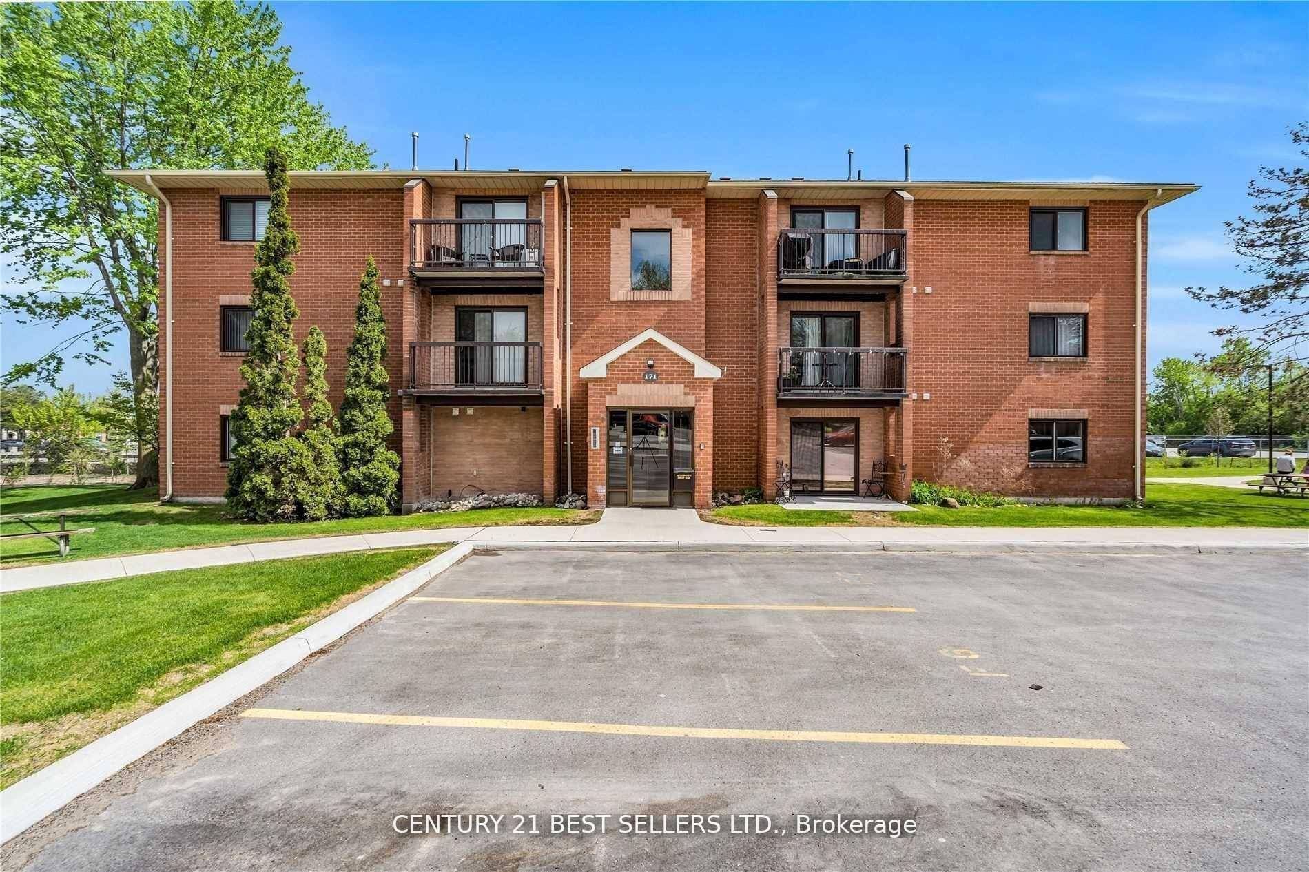 Main Floor Condo For Lease In Desirable Area Of Barrie.