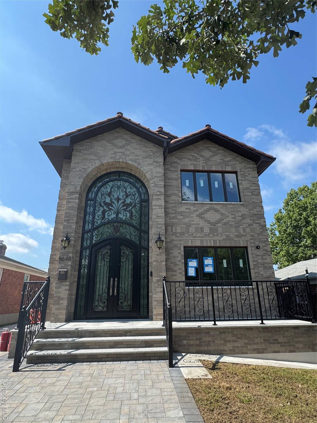 Welcome to this Brand New Built Luxury one family located in Bayside School District 26.