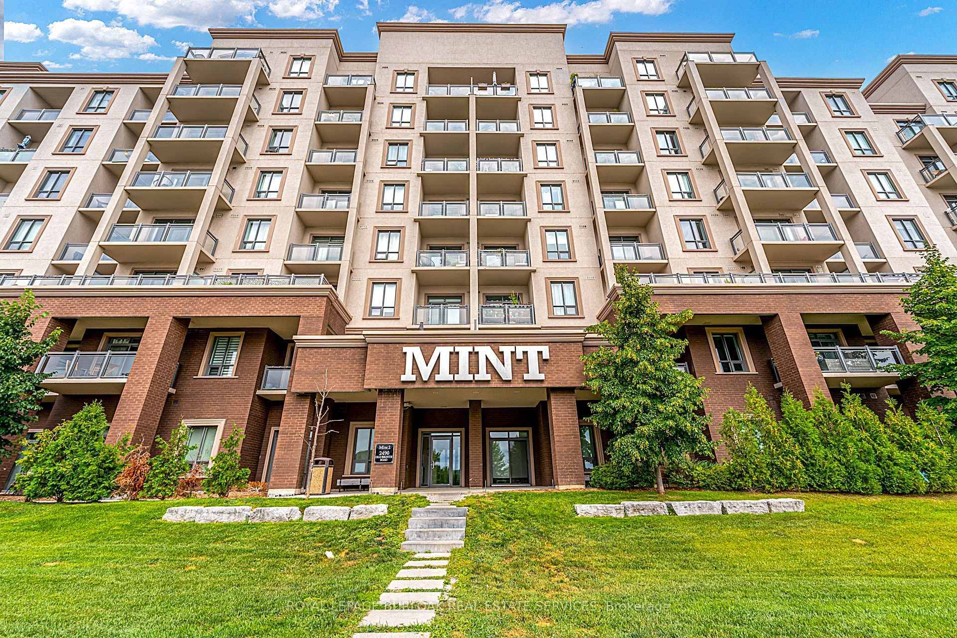 This exquisite penthouse 1 bedroom suite offers 608 sq.