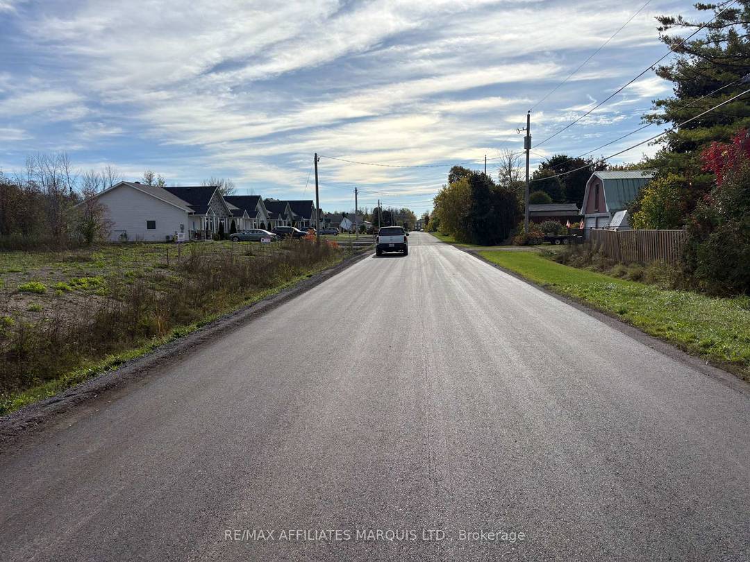 This 60' x 150' residential building lot can be developed either as a single family home or as semi detached housing.