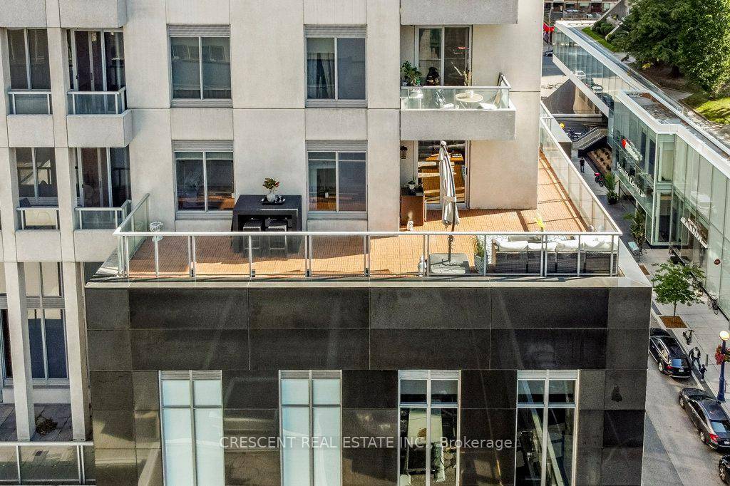 Exclusive Condo for Sale in the Heart of Yorkville !