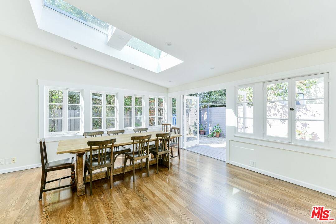 1640  Electric AVE 3BR Marina Del Rey La