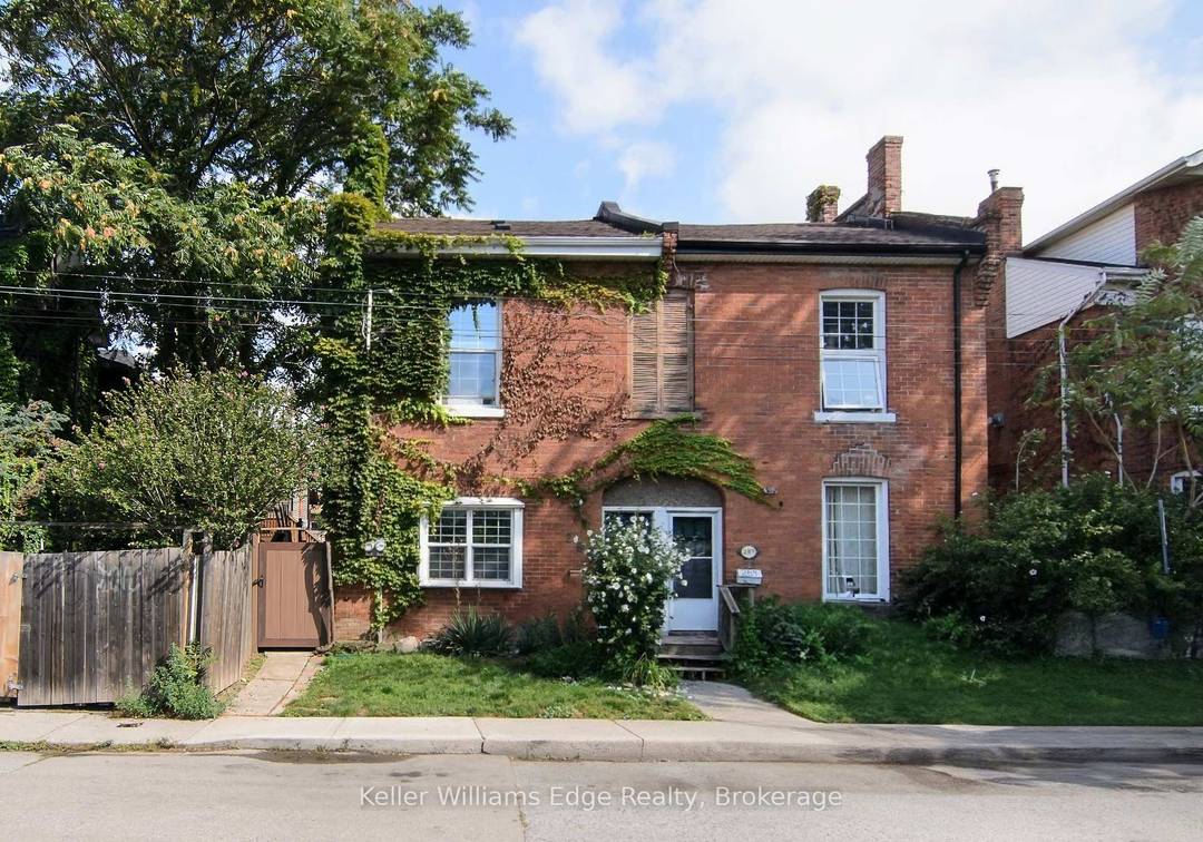 Prime Legal Duplex Investment Opportunity on a quiet dead end street in Hamilton.