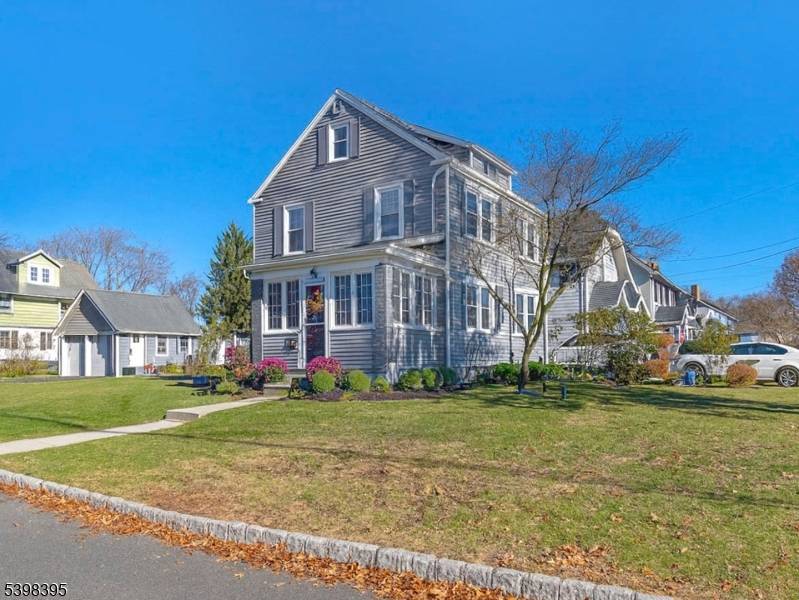 PRIDE OF OWNERSHIP ABOUNDS !