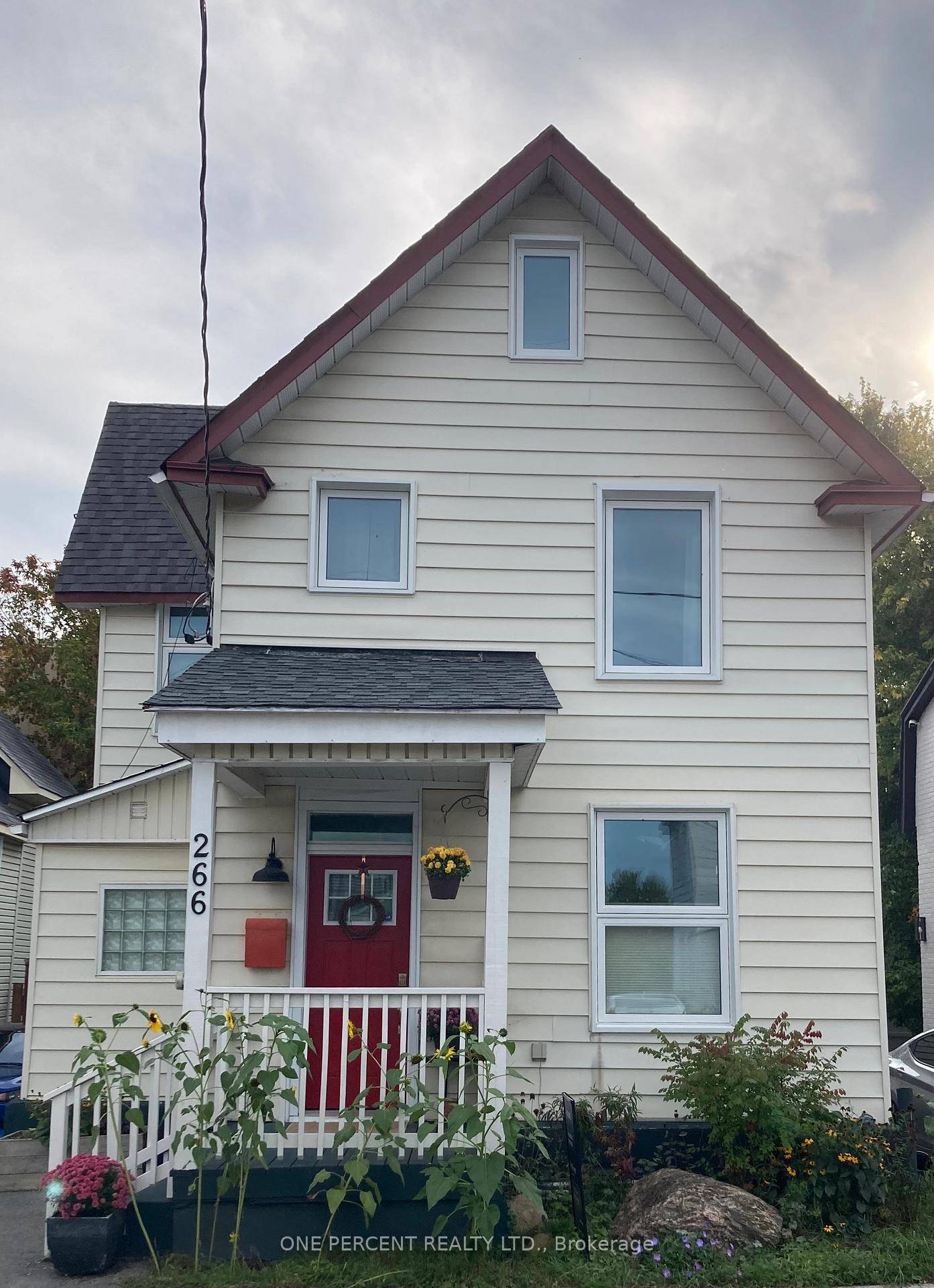 Price Reduced ! Modern Home on a Quiet Cul de Sac Perfect for Professionals or First Time Buyers.