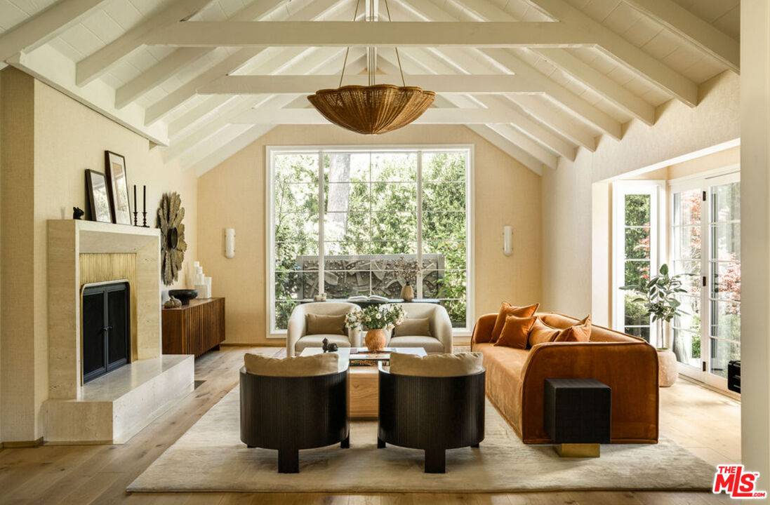 2627   Benedict Canyon Dr 7BR Beverly Hills Post Office | B.H.P.O. La