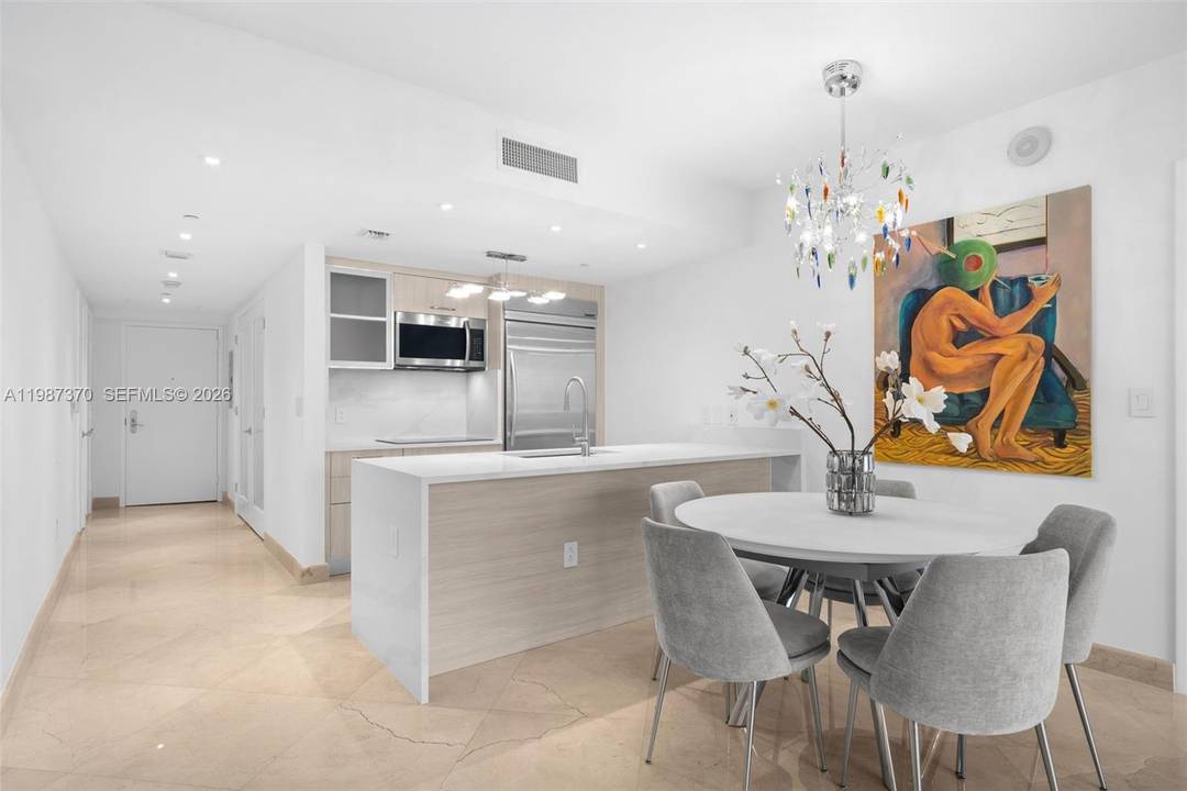 NOW OR NEVER ! ! ! ! WELCOME TO BEACH CLUB 1 LOWER PENTHOUSE !