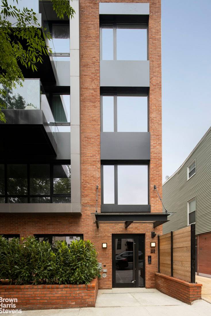 Introducing 353 20th Street, an exclusive collection of five thoughtfully designed full floor residences located on a quiet, tree lined block in the heart of Greenwood.