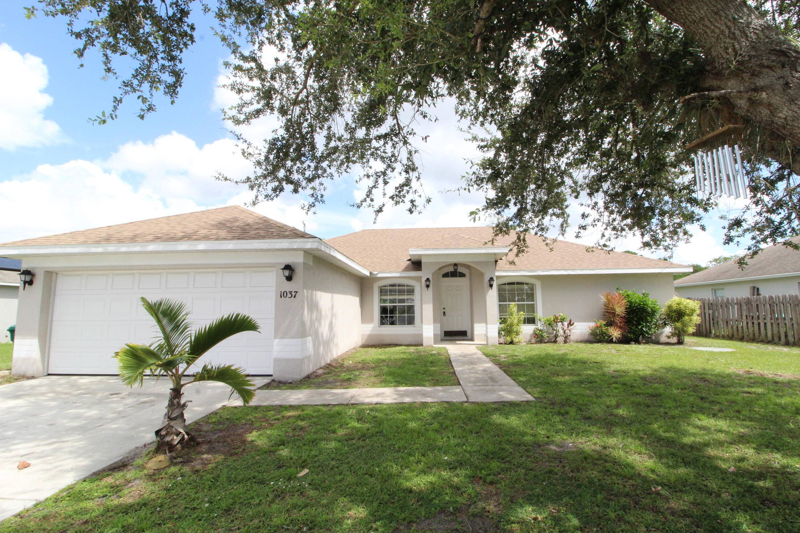Spacious 3 Bed, 2 Bath Home with New Roof AC in a Prime Port St.