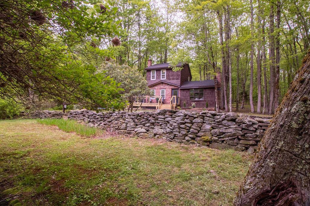 A O 8. 5. 2025 Charming Country Retreat on 2.