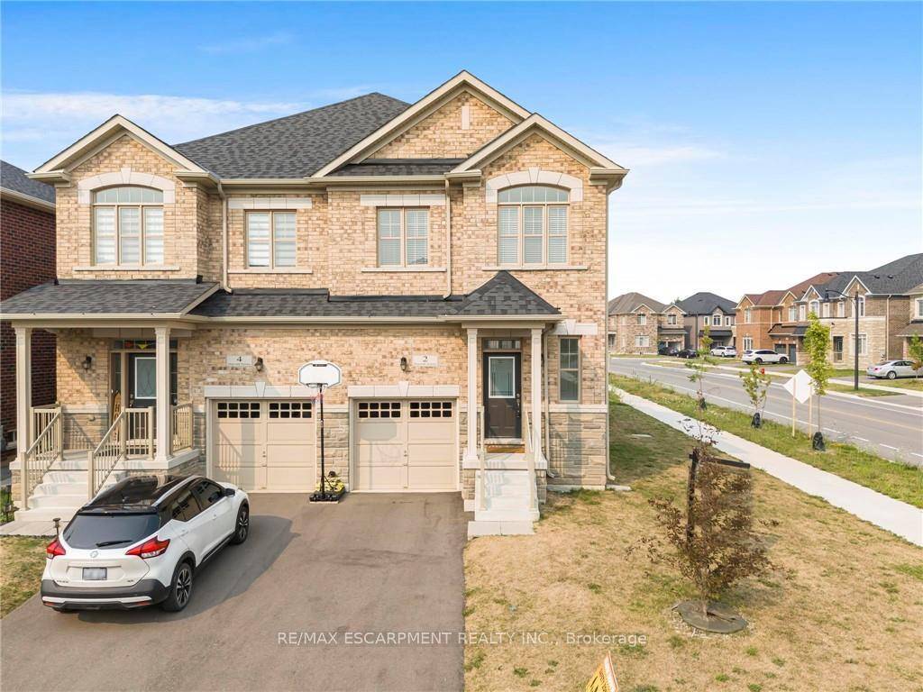 This established community in the beautiful town of Waterdown at Dundas St East and Evans Road with natural landscapes, perched atop the Niagara Escarpment provides convenience tranquility and the home ...