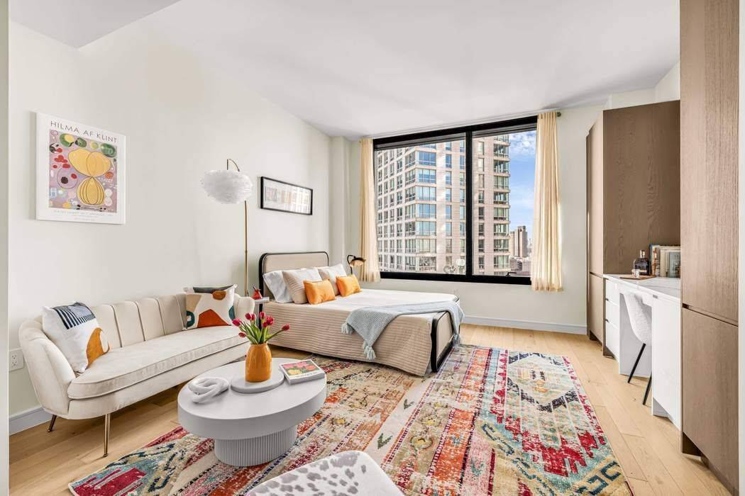 IMMEDIATE OCCUPANCY Modern Studio Residence at The Greene Designed by Lemay Escobar, Residence 18E offers a bright and efficient layout with southwest facing floor to ceiling windows and 9 11 ...