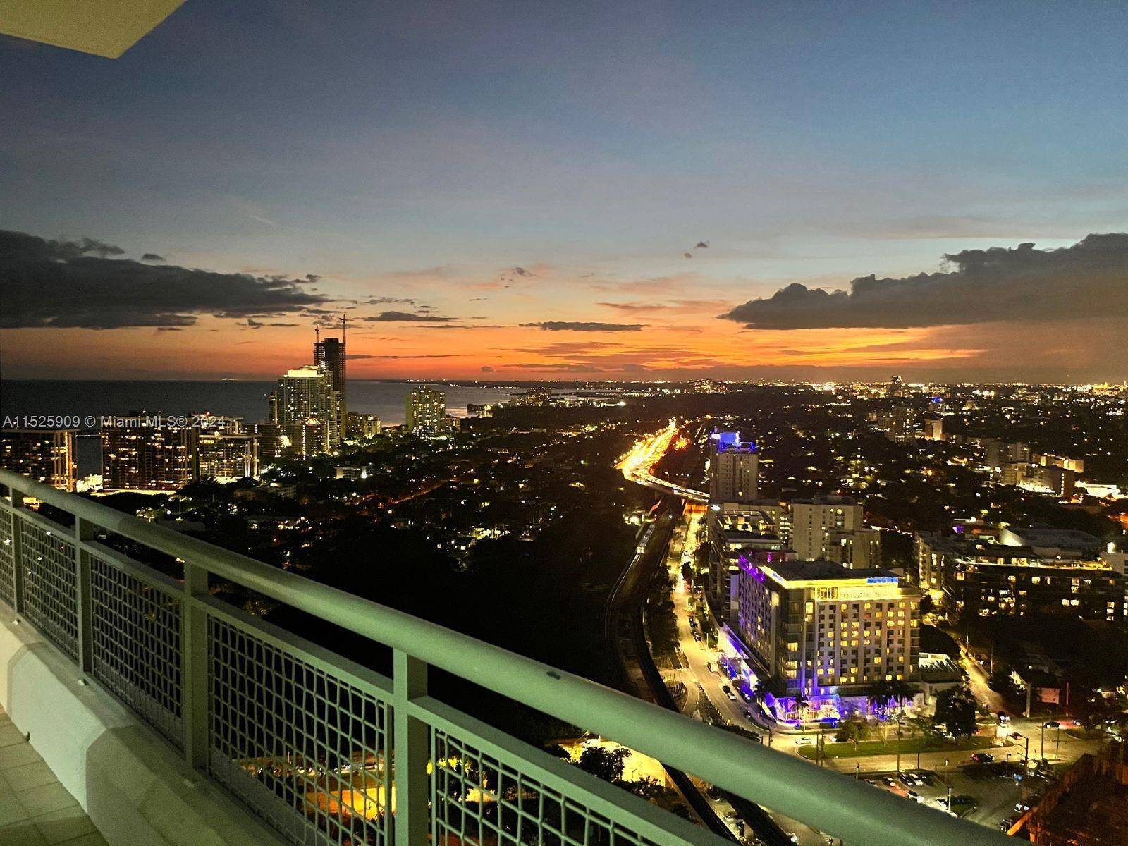 Stunning 1 bed 2 baths condo on the 32nd floor of Infinity at Brickell.