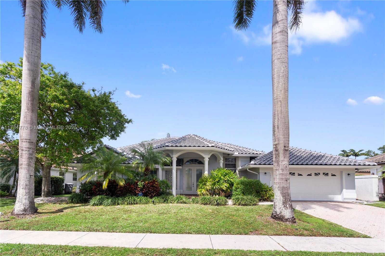 Competitively priced spacious amp ; remodeled 4 bed, 3 bath, one story single family lakefront home in the heart of Boca Raton.