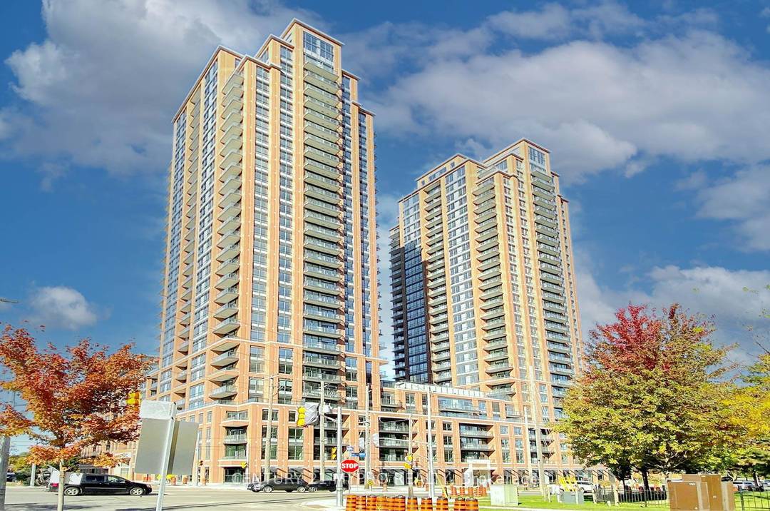 Brand New 2 Bed Den, 2 Bath Condo at Pinnacle Toronto East !