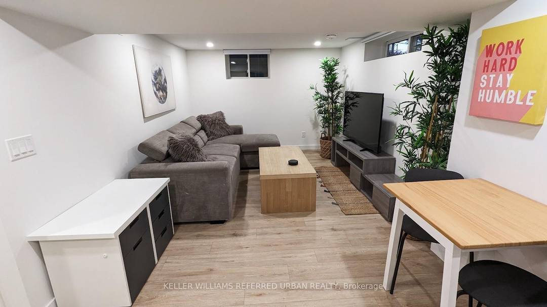 A must see ! FULLY FURNISHED ; NEWLY RENOVATED 2 Bedroom 1 Bathroom in desirable Humber Heights.