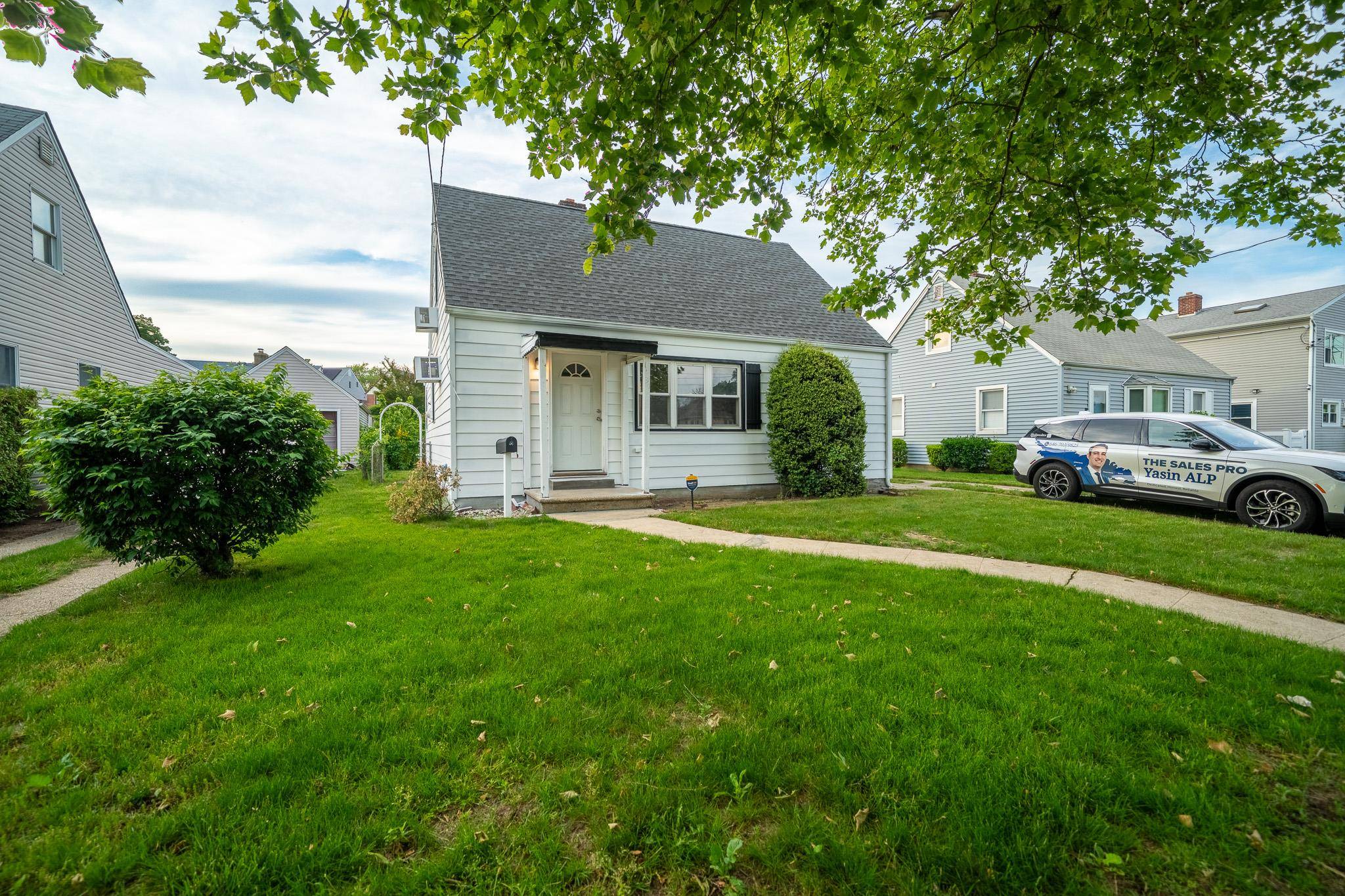 Turnkey 4 bedroom 2 bathroom home in Valley Stream.