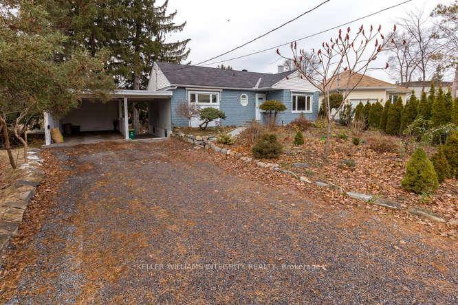 Beautifully finished 3 bedroom, 1 bath lower level apartment in a legal secondary dwelling on an exceptionally large lot in Ottawa's west end.