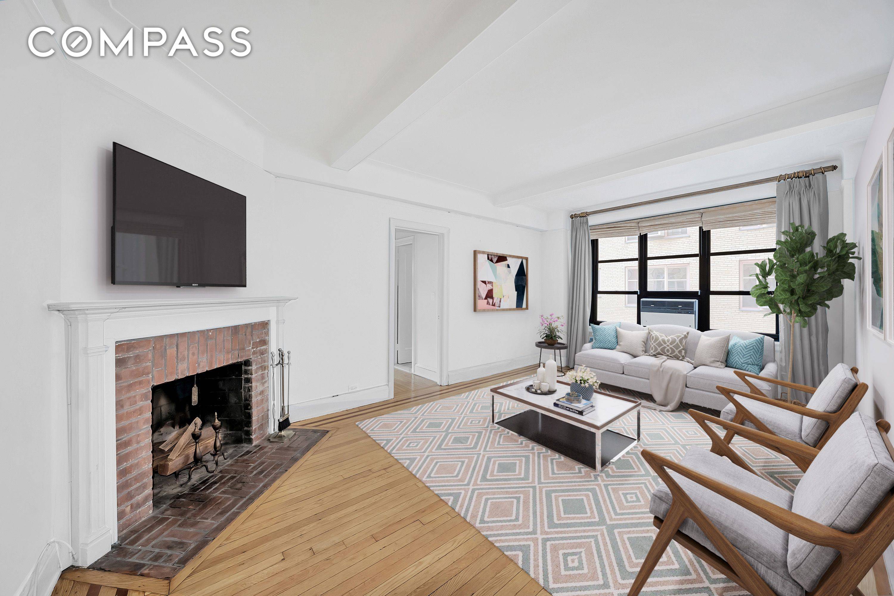 A generous, pre war one bedroom apartment in the elegant, Gramercy House.