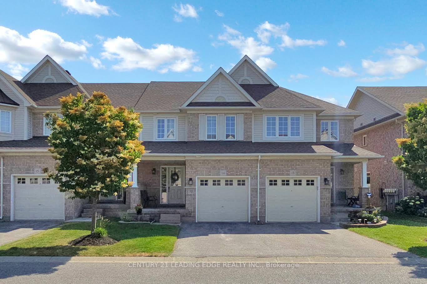 Welcome to this Stunning 3 Bedroom, 3 Bathroom Townhome in the Heart of North Oshawas Desirable Conlin Village !