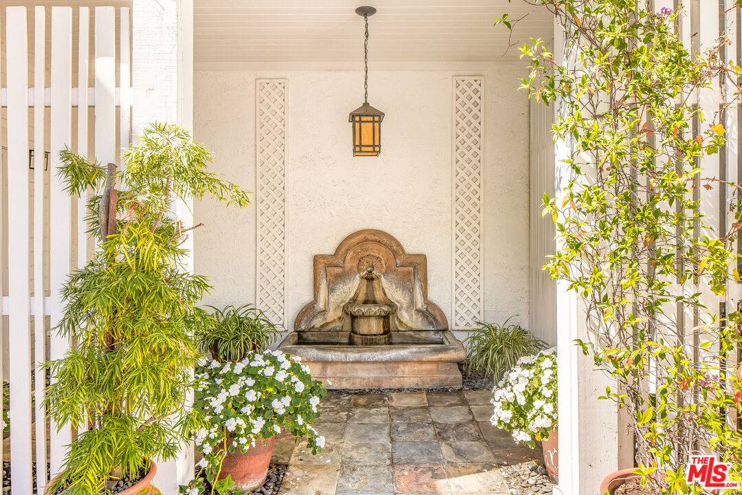 1647 N Beverly Glen Blvd 3BR Bel Air La