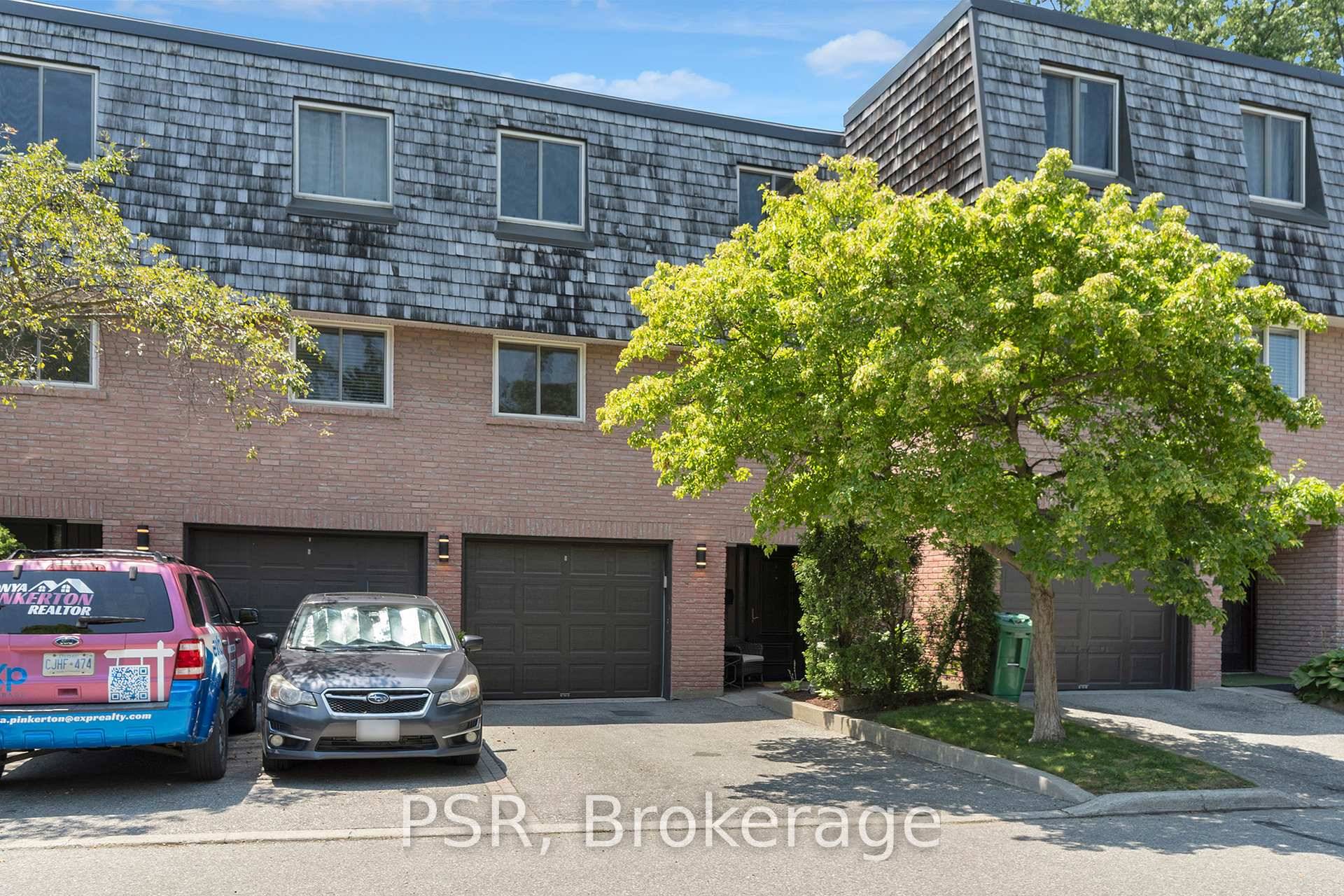 Beautifully updated 3 BR townhome for lease in Cooksville !
