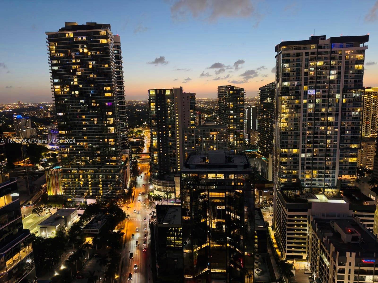 Incredible price for PH with BAY SKYLINE views of Brickell.