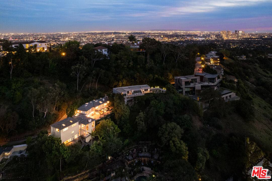 9430 Readcrest Dr 6BR Beverly Hills Post Office | B.H.P.O. La