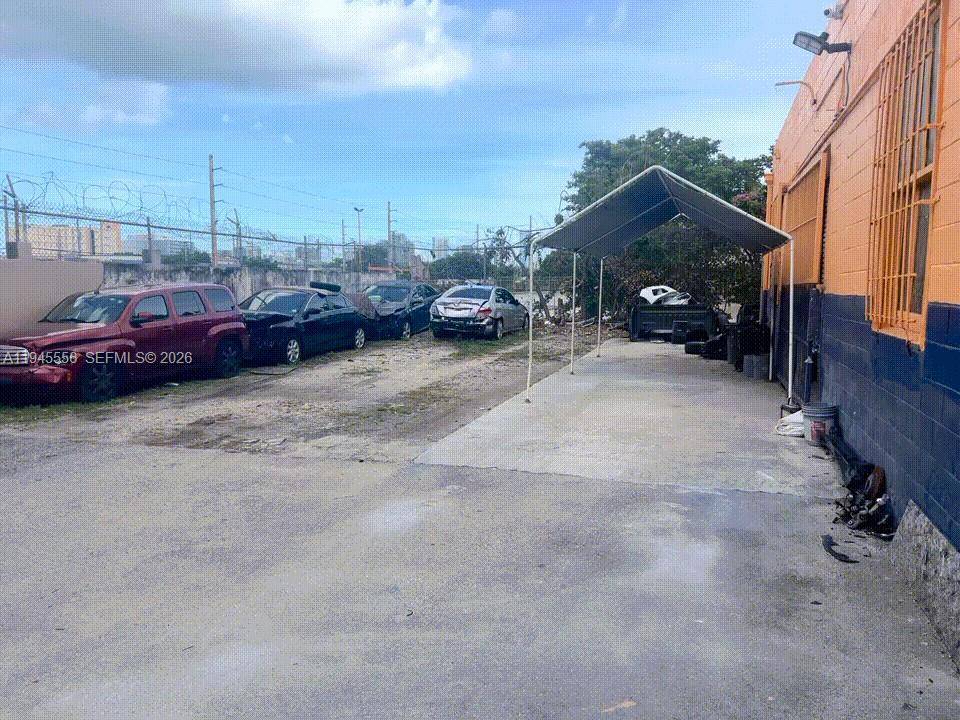 Fantastic opportunity to own a well established Body shop painting business in a prime location on 10th Avenue, Miami.