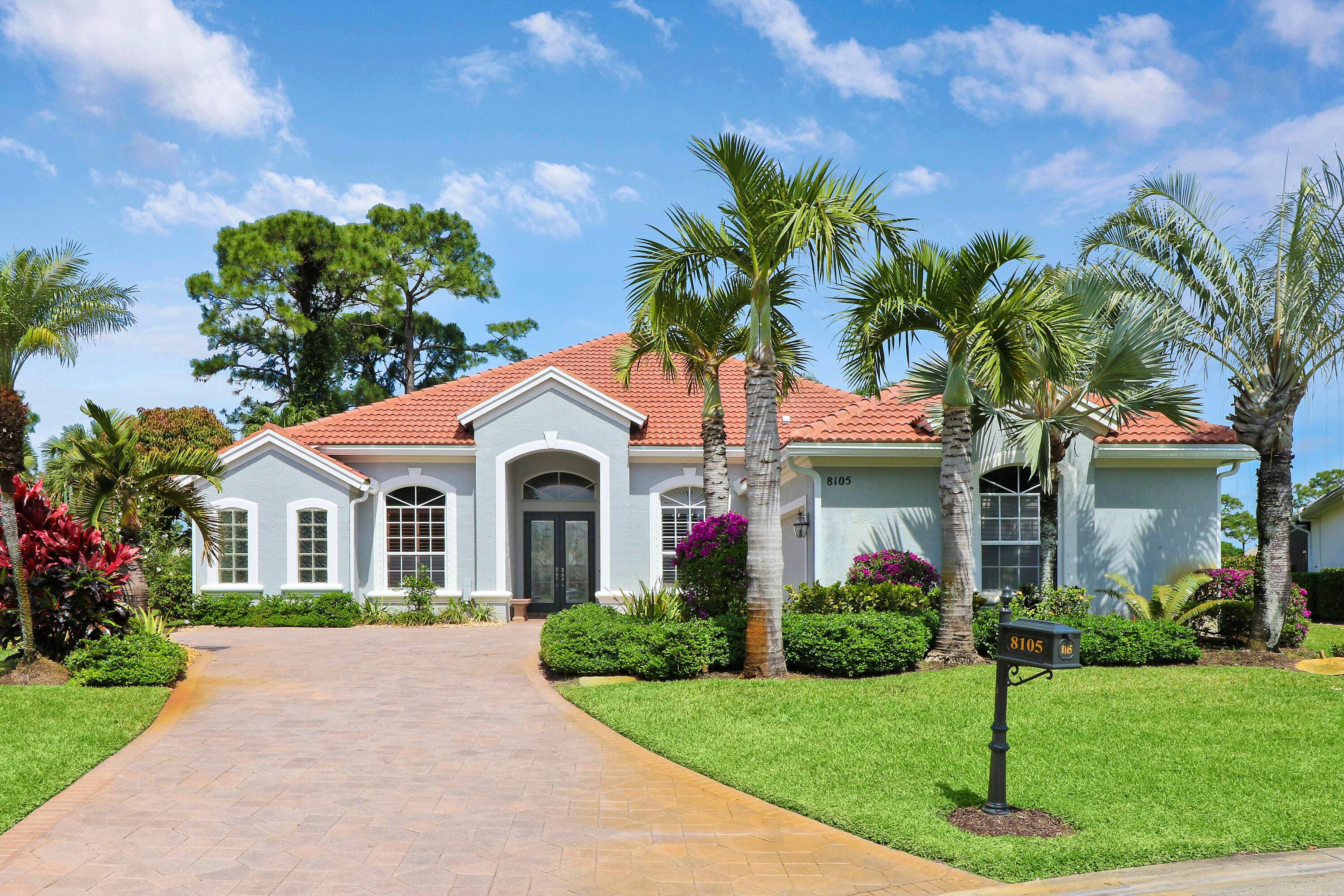 Gorgeous Golf view 3 bedroom with den office and 3 bath home.