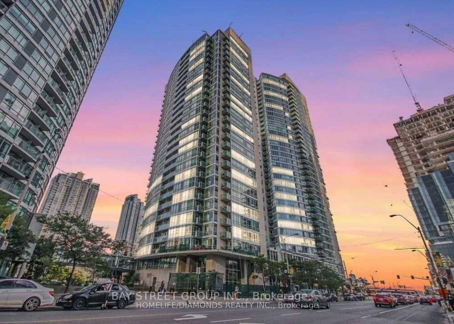 Experience premier urban living at 381 Front Street West !