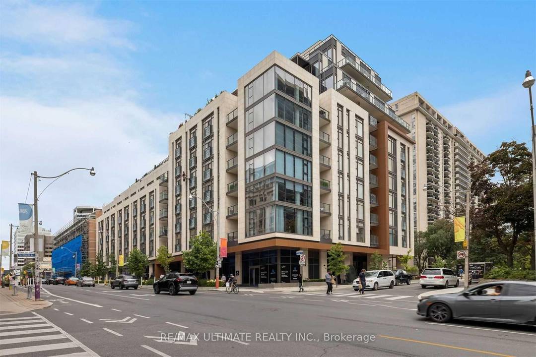 Gorgeous 2 Bed Den In The Jack Condos.