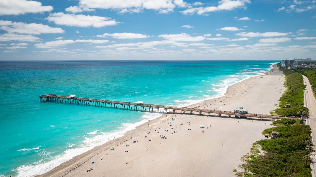 WOW ! ! ! Enjoy ocean breezes and partial ocean view PLUS the elevator opens directly into this large luxury open airy, very bright pet friendly 2104 sq.