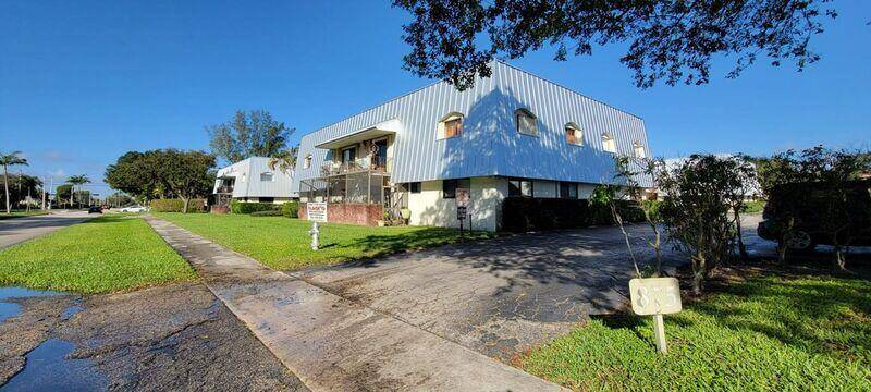 Lovely East Boca location !