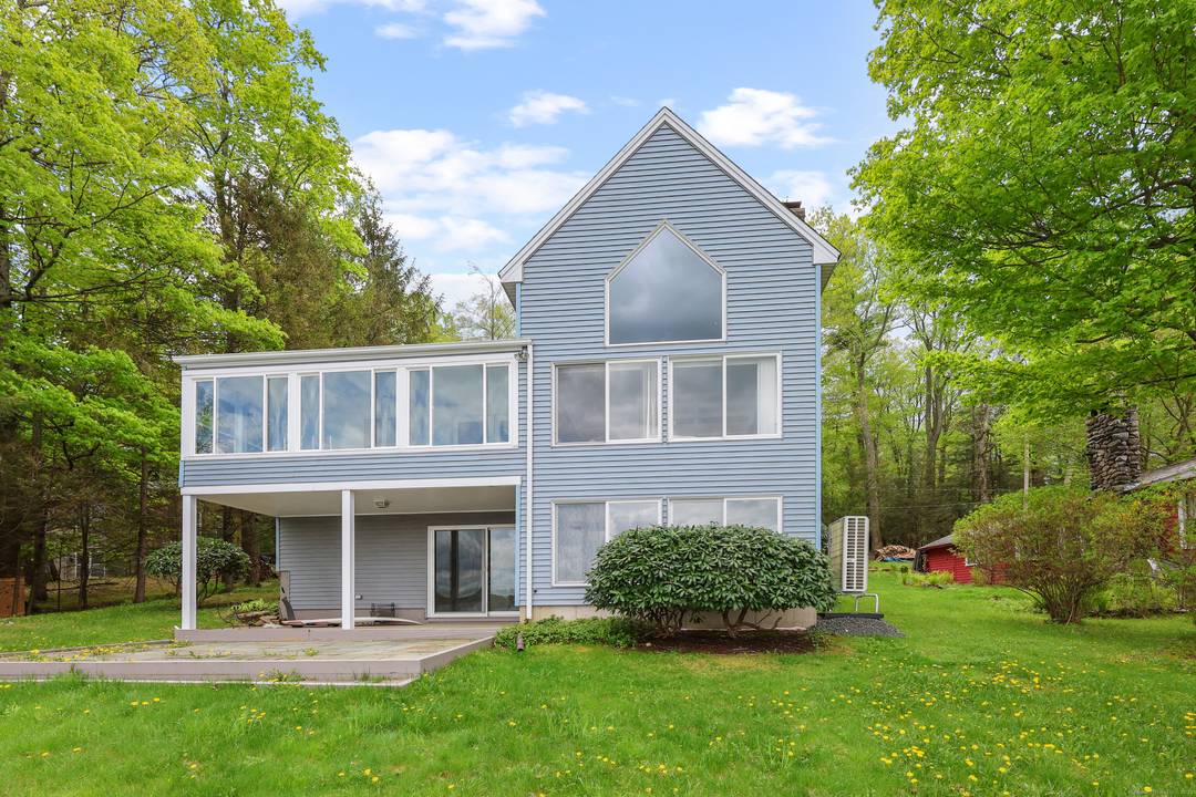 A unique opportunity to rent a direct waterfront home on West Hill Lake.