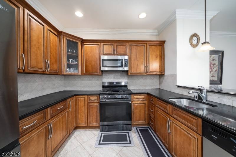 This beautifully maintained 2 bedroom, 2 bath condo offers 1, 113 sq.