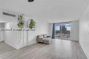 Luxury Penthouse, Ultra Modern, Completely Renovated, Ocean View, 2 Bed 2.