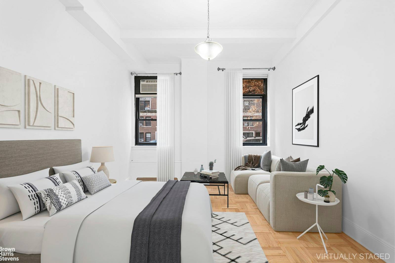 Jumbo UWS Studio w 11ft Ceilings !