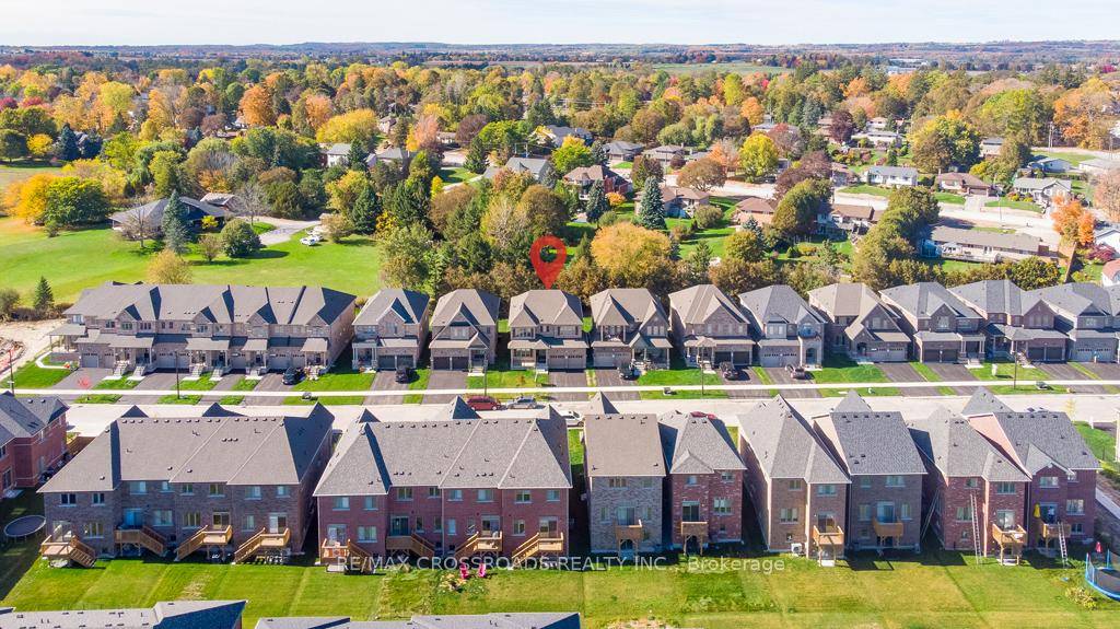 Discover Modern Luxury In The Heart Of Port Perry !
