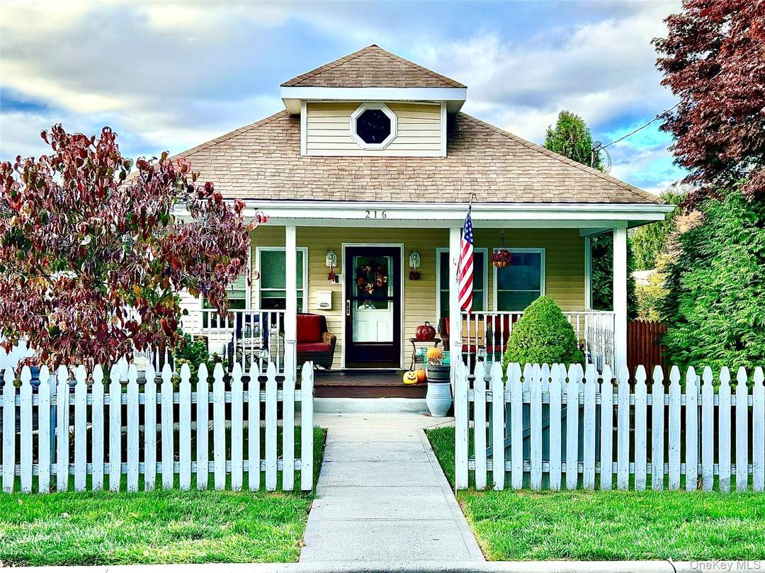 I want a house with a White Picket Fence, she said !