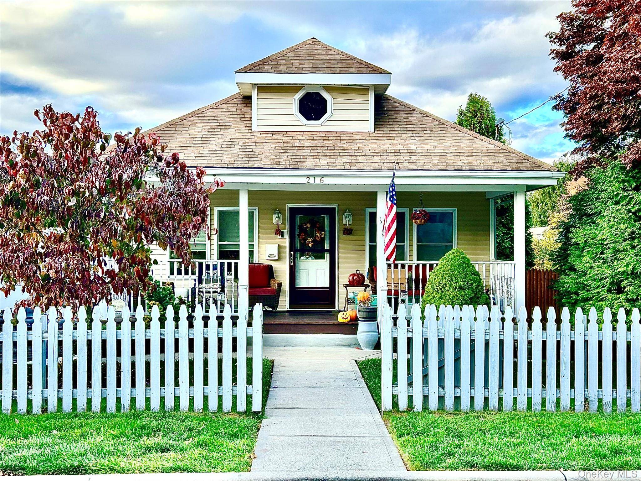 I want a house with a White Picket Fence, she said !