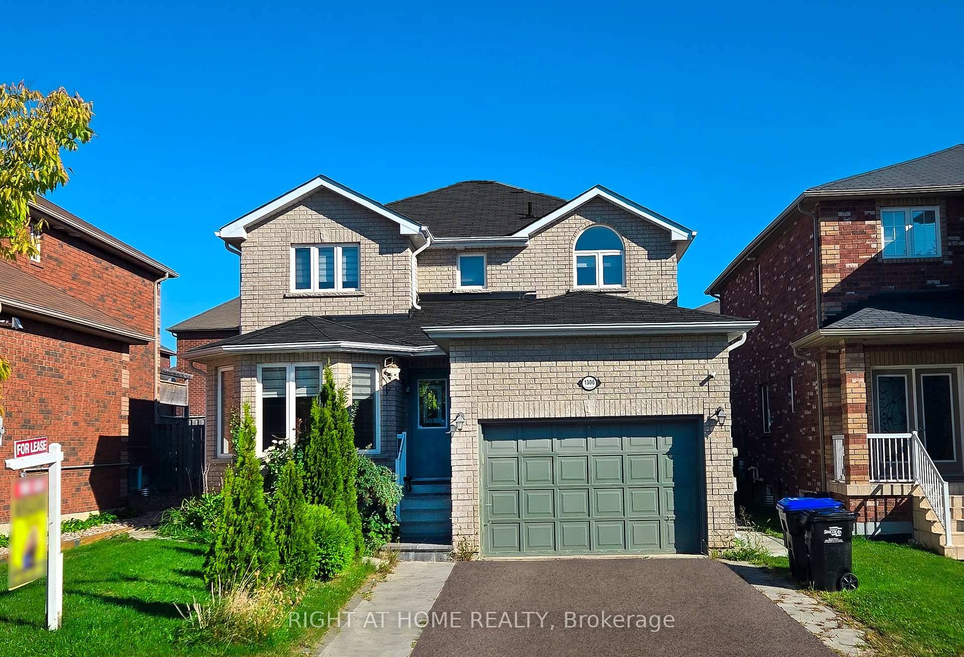 Beautiful 3 bedroom, 3 bathroom home for lease in a prime Innisfil location !