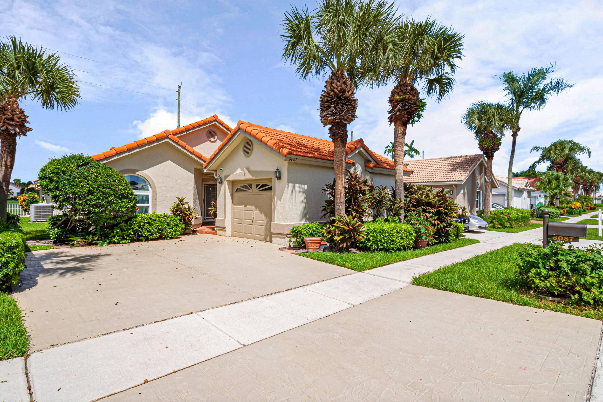 Beautifully updated 3BR 2BA in Lakeridge 55 !